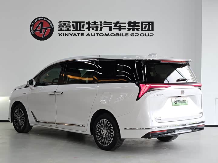 Фото 3 - Buick GL8 Hybrid