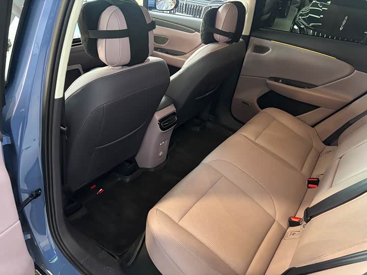 Фото 9 - Hongqi EHS5 (Tiangong 06)