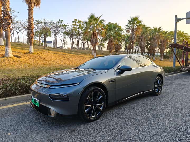 Фото 1 - XPeng P7