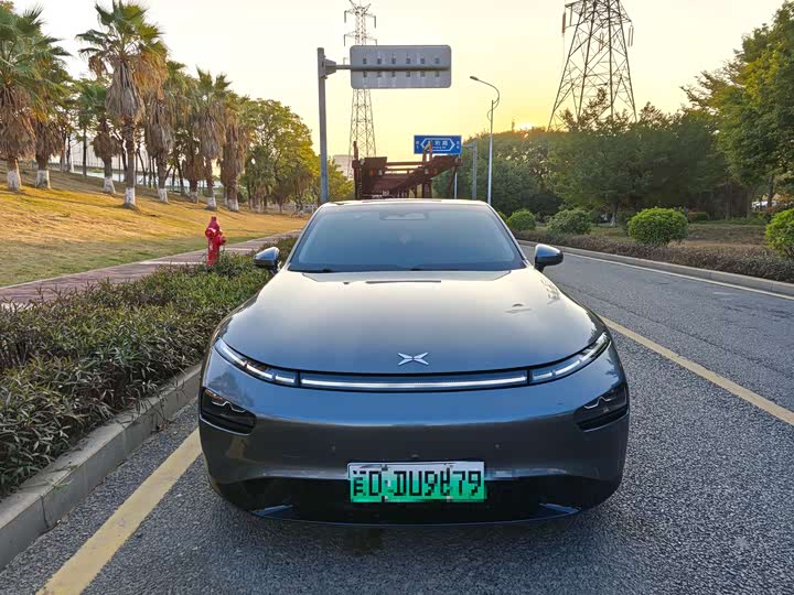 Фото 2 - XPeng P7