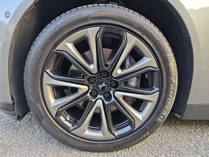 Фото 9 - XPeng P7