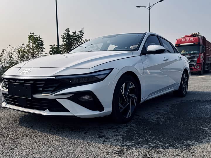 Фото 1 - Hyundai Elantra N line