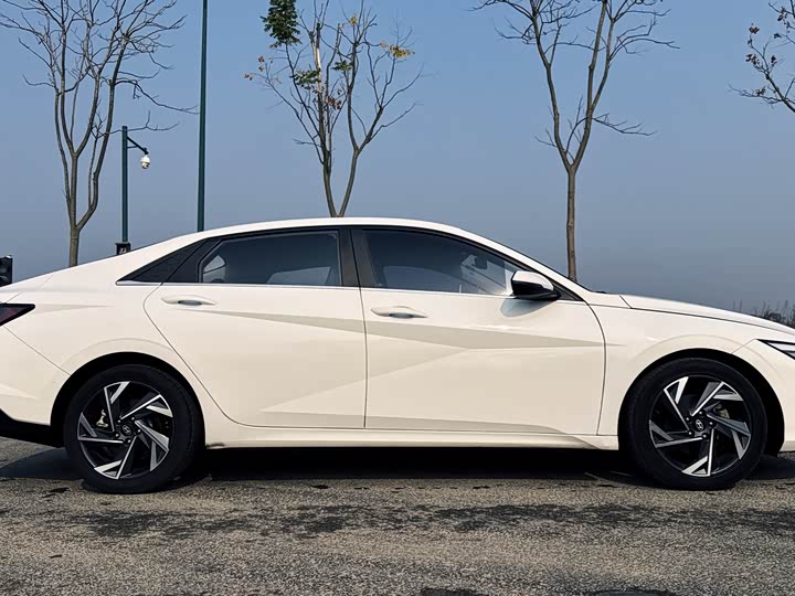 Фото 4 - Hyundai Elantra N line