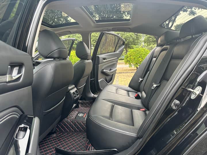 Фото 9 - Nissan Teana