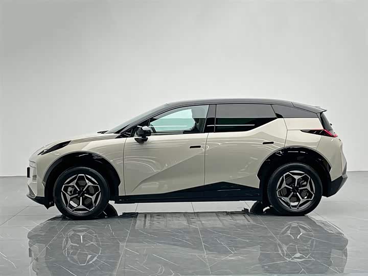 Фото 3 - Zeekr X