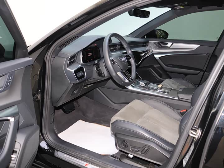 Фото 9 - Audi A6L