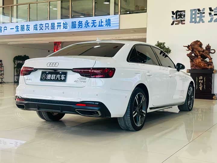 Фото 9 - Audi A4L