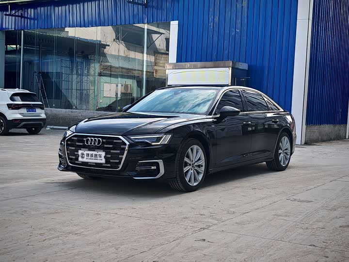 Фото 1 - Audi A6L