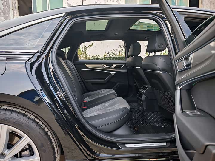 Фото 6 - Audi A6L