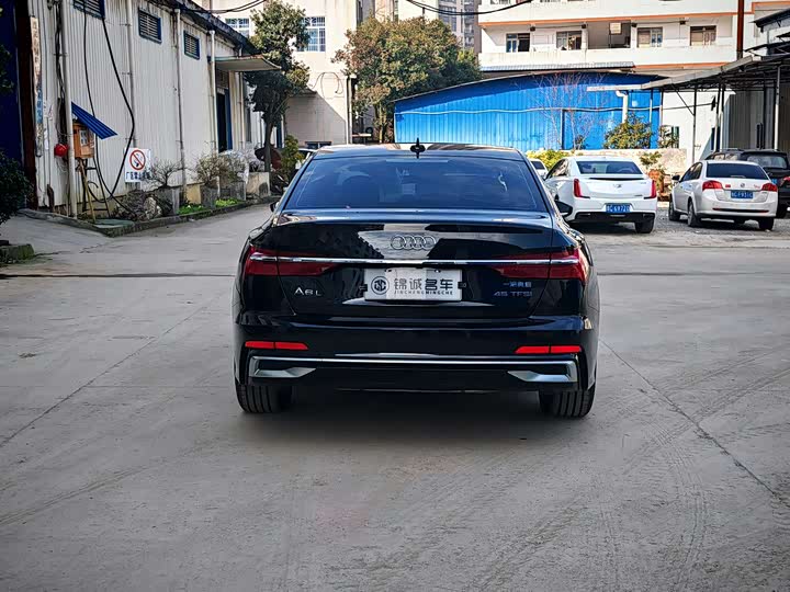 Фото 8 - Audi A6L