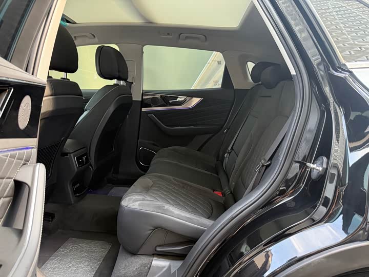 Фото 6 - Hongqi HS5