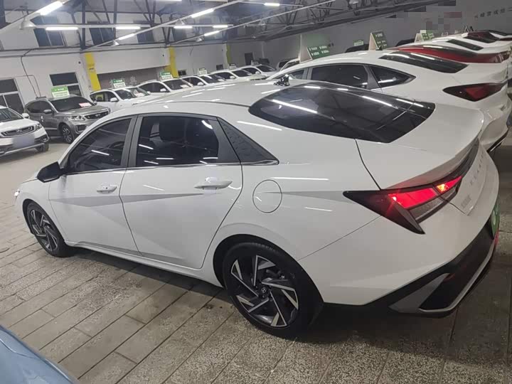 Фото 5 - Hyundai Elantra N line