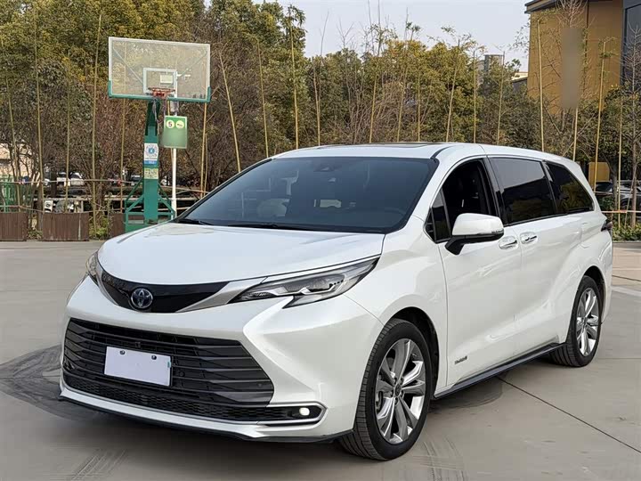 Фото 1 - Toyota Sienna