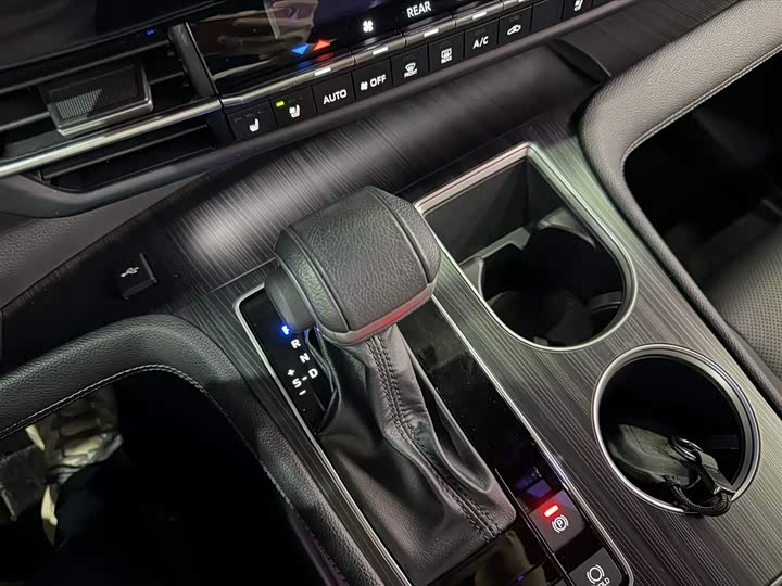 Фото 2 - Toyota Sienna