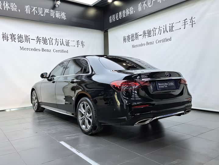 Фото 4 - Mercedes-Benz E-Class