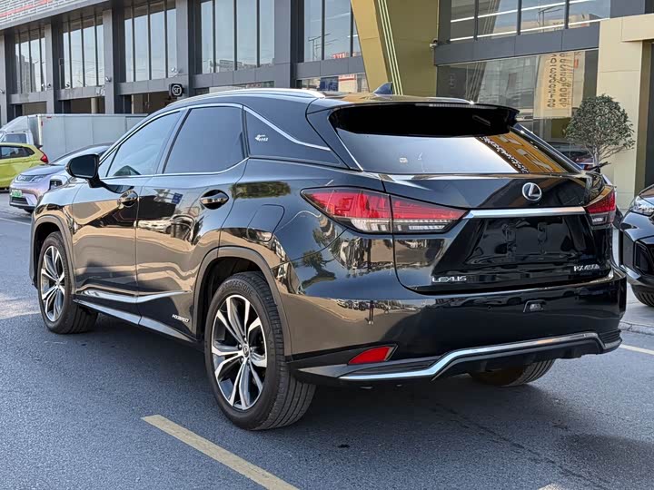 Фото 8 - Lexus RX