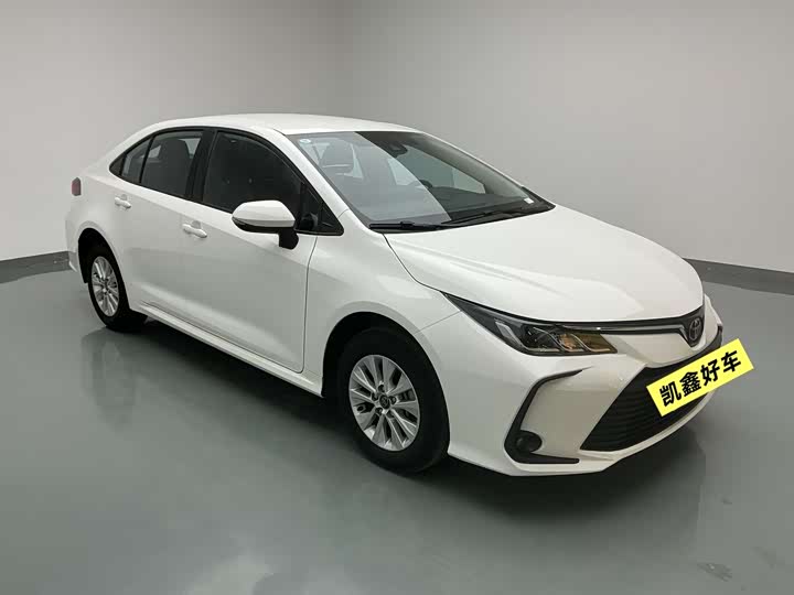 Фото 2 - Toyota Corolla