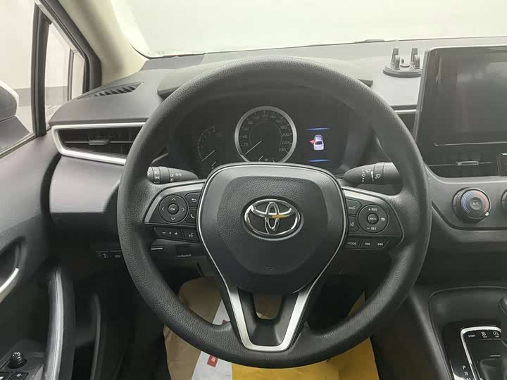 Фото 6 - Toyota Corolla