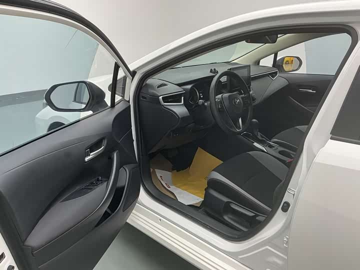 Фото 7 - Toyota Corolla