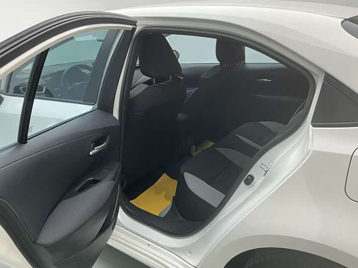 Фото 8 - Toyota Corolla