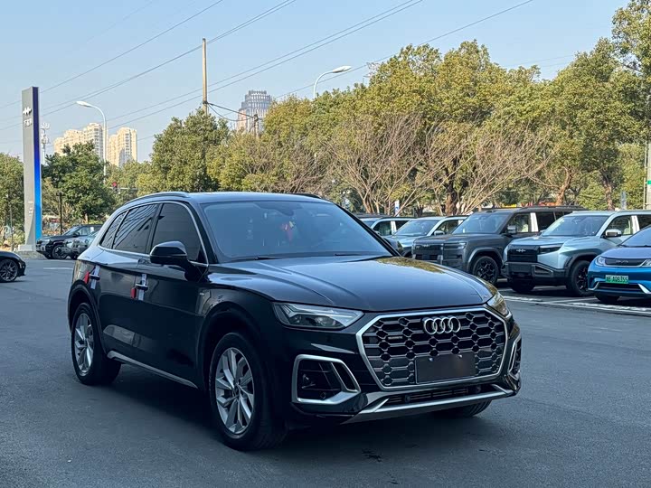 Фото 3 - Audi Q5L