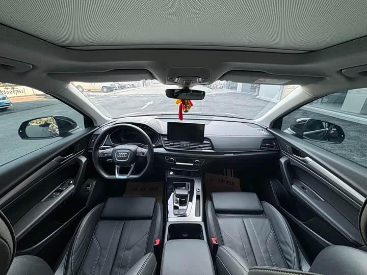 Фото 4 - Audi Q5L