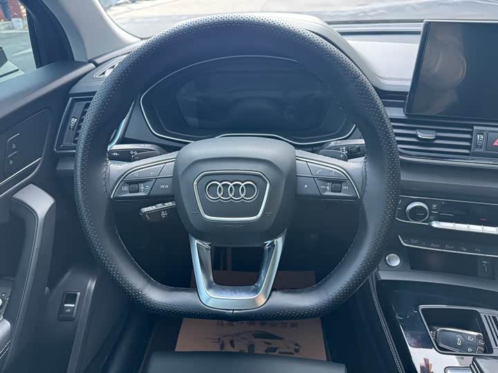 Фото 5 - Audi Q5L