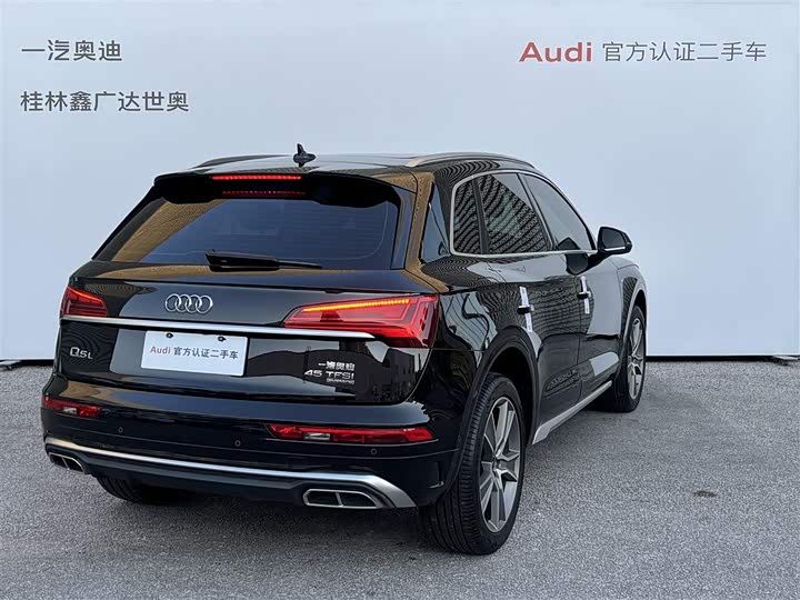 Фото 4 - Audi Q5L