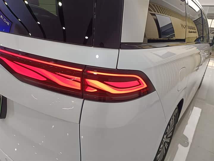 Фото 8 - BYD Xia