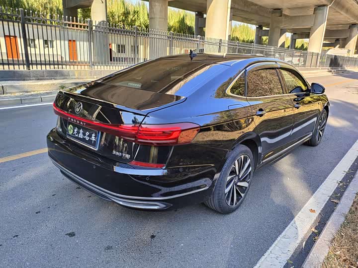 Фото 7 - Volkswagen Passat