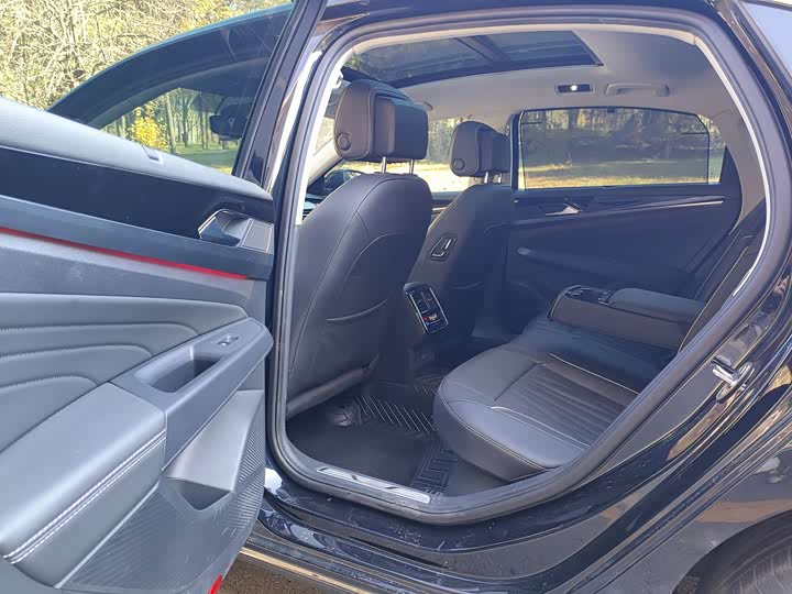 Фото 9 - Volkswagen Passat