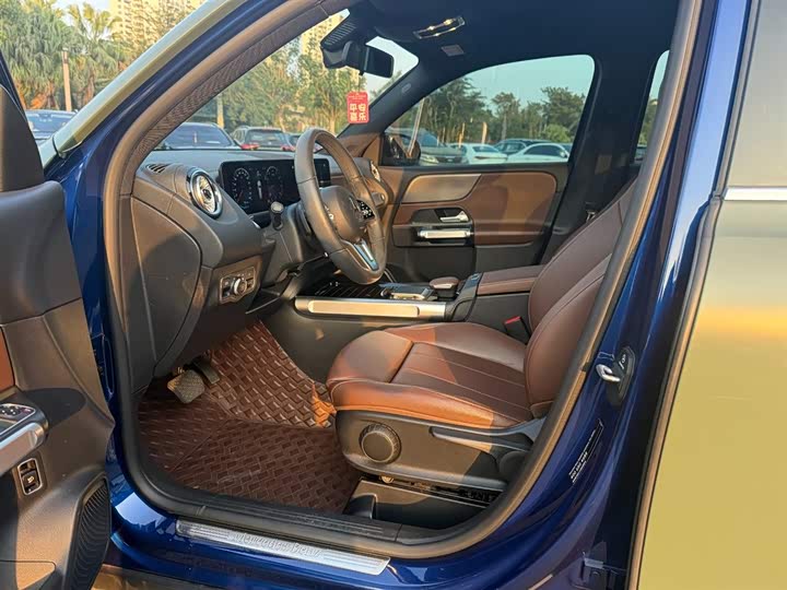 Фото 2 - Mercedes-Benz GLB-Class