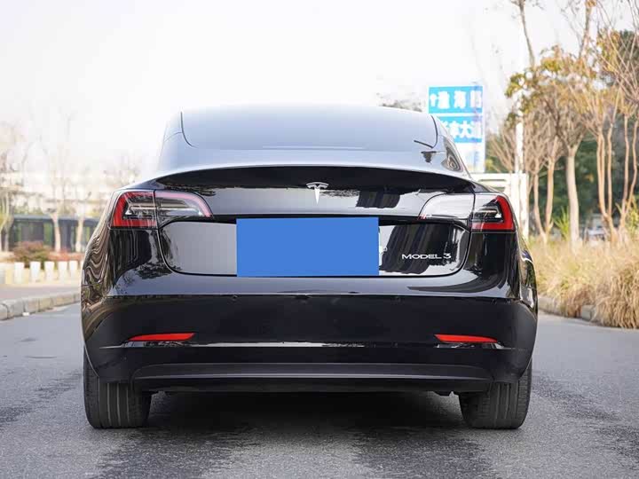 Фото 7 - Tesla Model 3