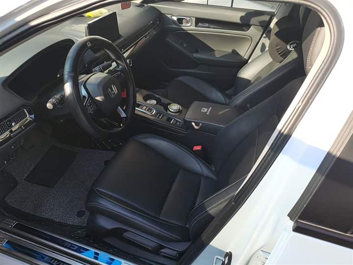 Фото 8 - Honda Civic