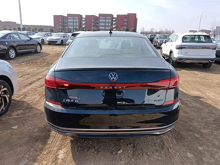 Фото 6 - Volkswagen Passat Hybrid