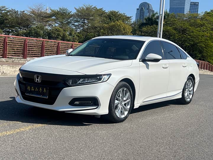 Фото 1 - Honda Accord