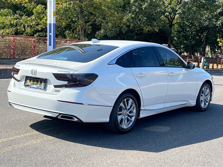 Фото 6 - Honda Accord