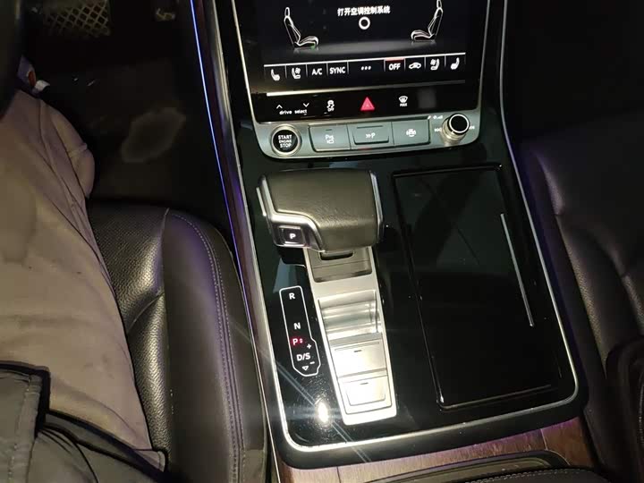 Фото 7 - Audi Q7