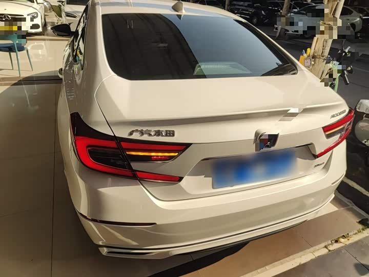 Фото 6 - Honda Accord