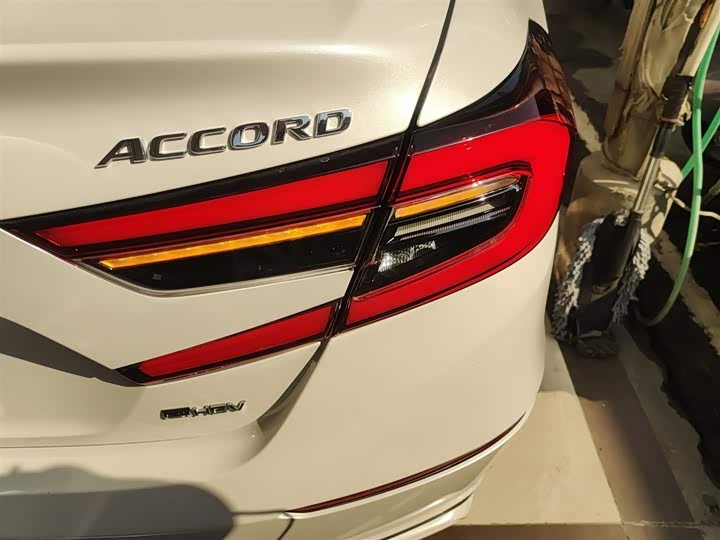 Фото 8 - Honda Accord