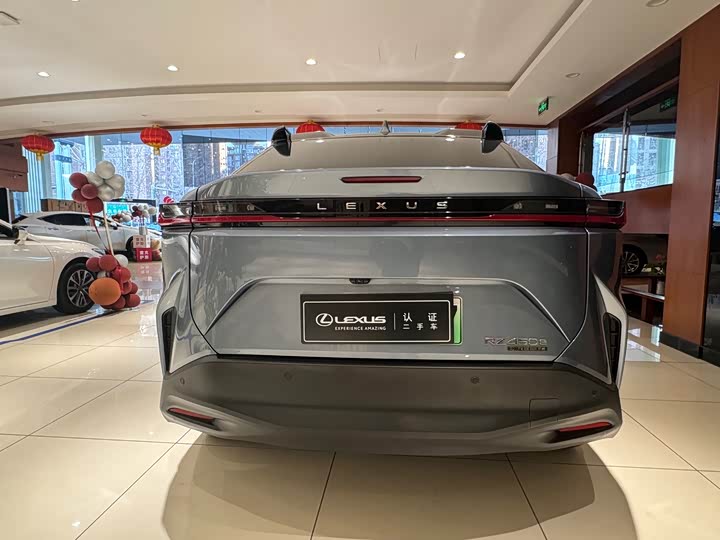 Фото 4 - Lexus RZ