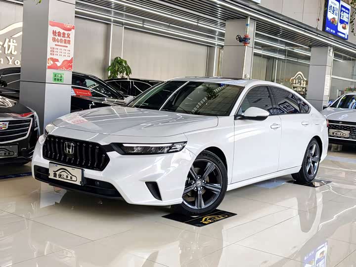 Фото 1 - Honda Inspire