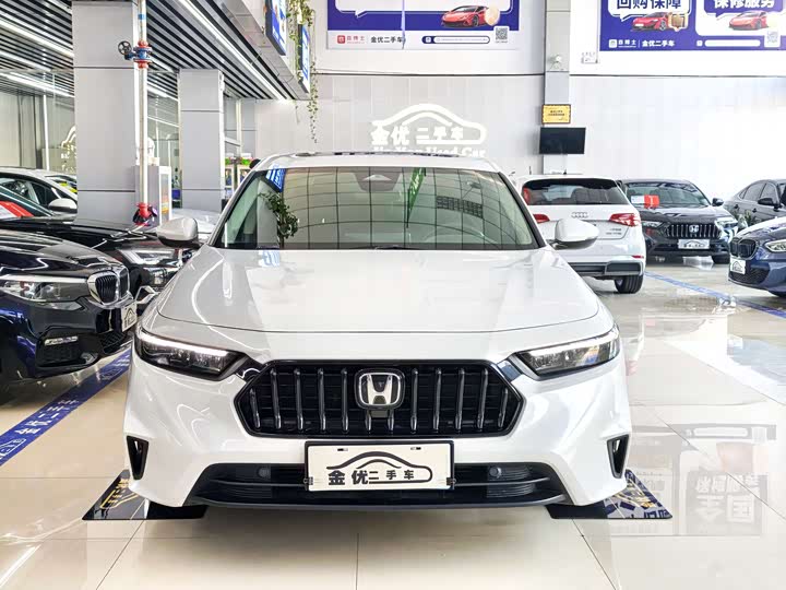 Фото 2 - Honda Inspire