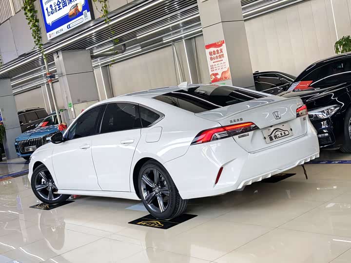 Фото 3 - Honda Inspire