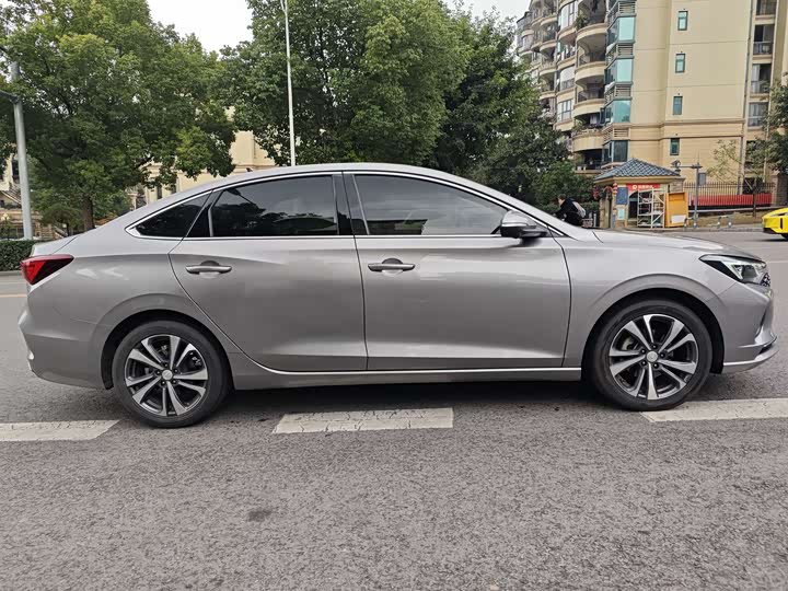 Фото 9 - Changan Eado Plus