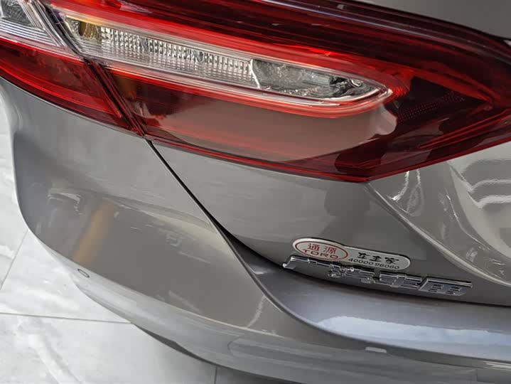 Фото 4 - Toyota Camry