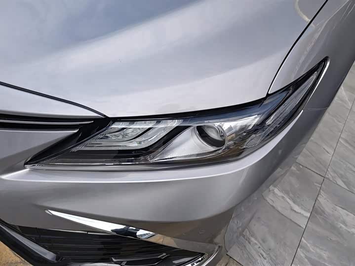 Фото 5 - Toyota Camry