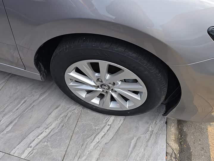 Фото 6 - Toyota Camry