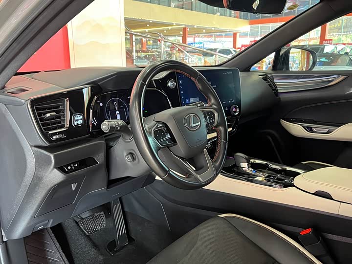 Фото 7 - Lexus NX