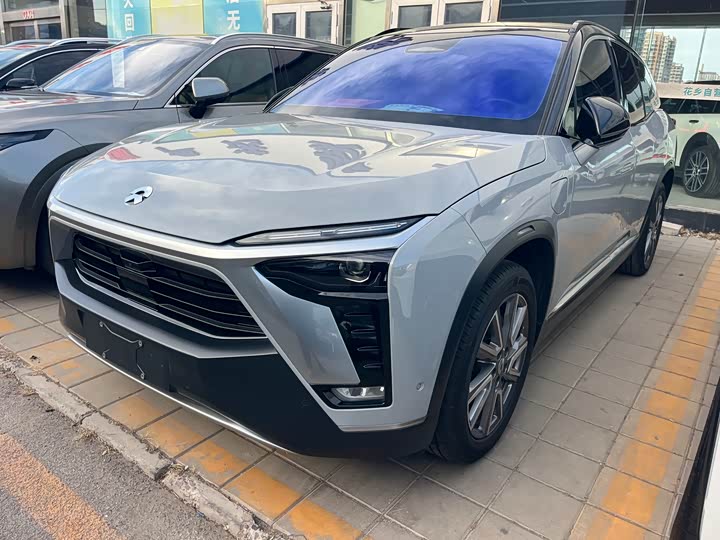 Фото 1 - Nio ES8